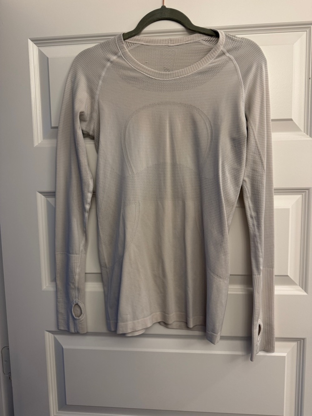 Swiftly Tech Long-Sleeve Shirt 2.0
Hip Length